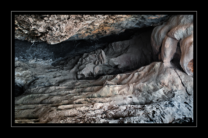 Cave-detail-Shams