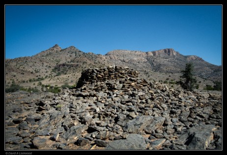 tomb-jebel-shams-plateau